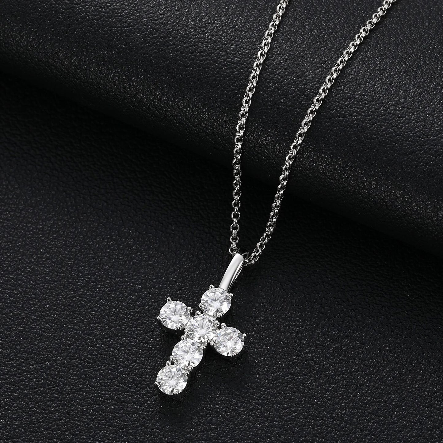 Cross Pendant 1.8CT 4mm