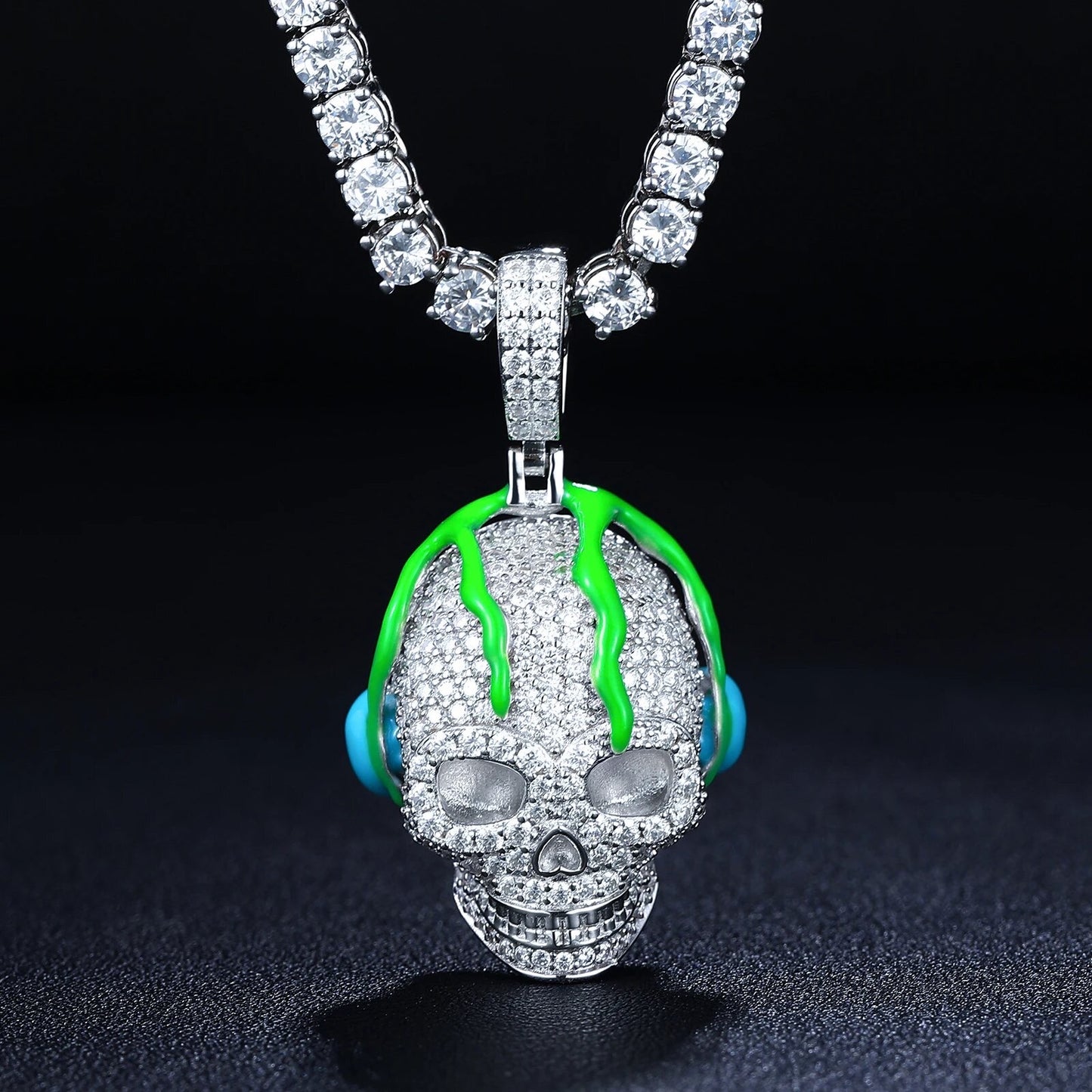 Glow Skull Drip Pendant