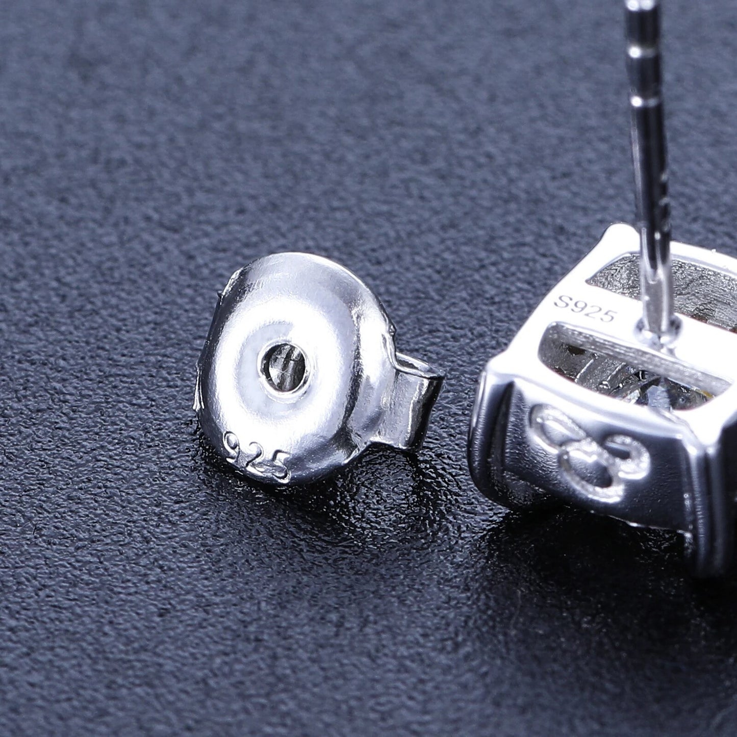 0.8CT Stud Earring