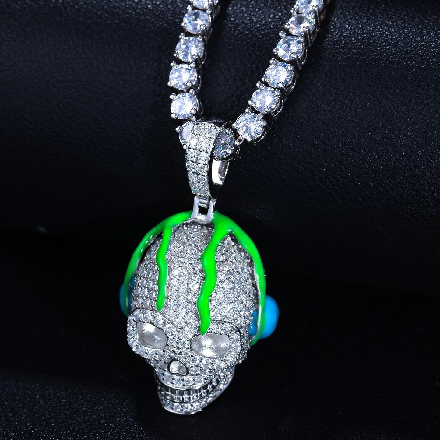 Glow Skull Drip Pendant