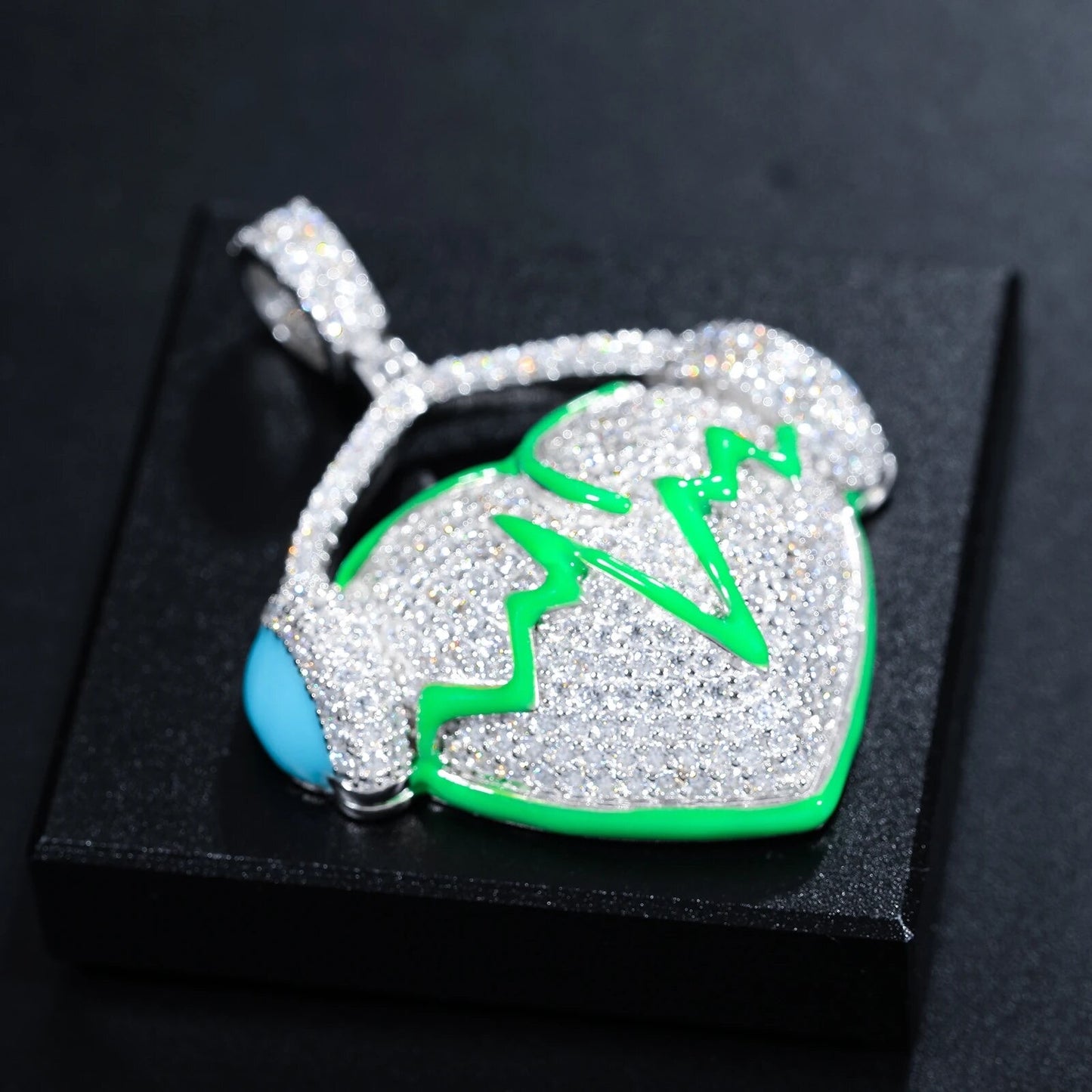 Glow Earphone Pendant