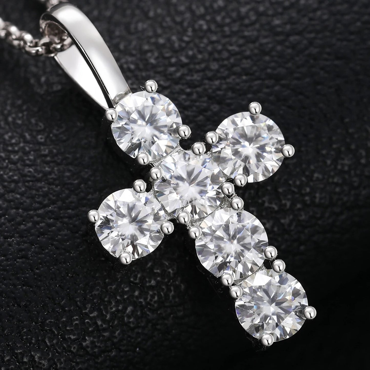 Cross Pendant 1.8CT 4mm