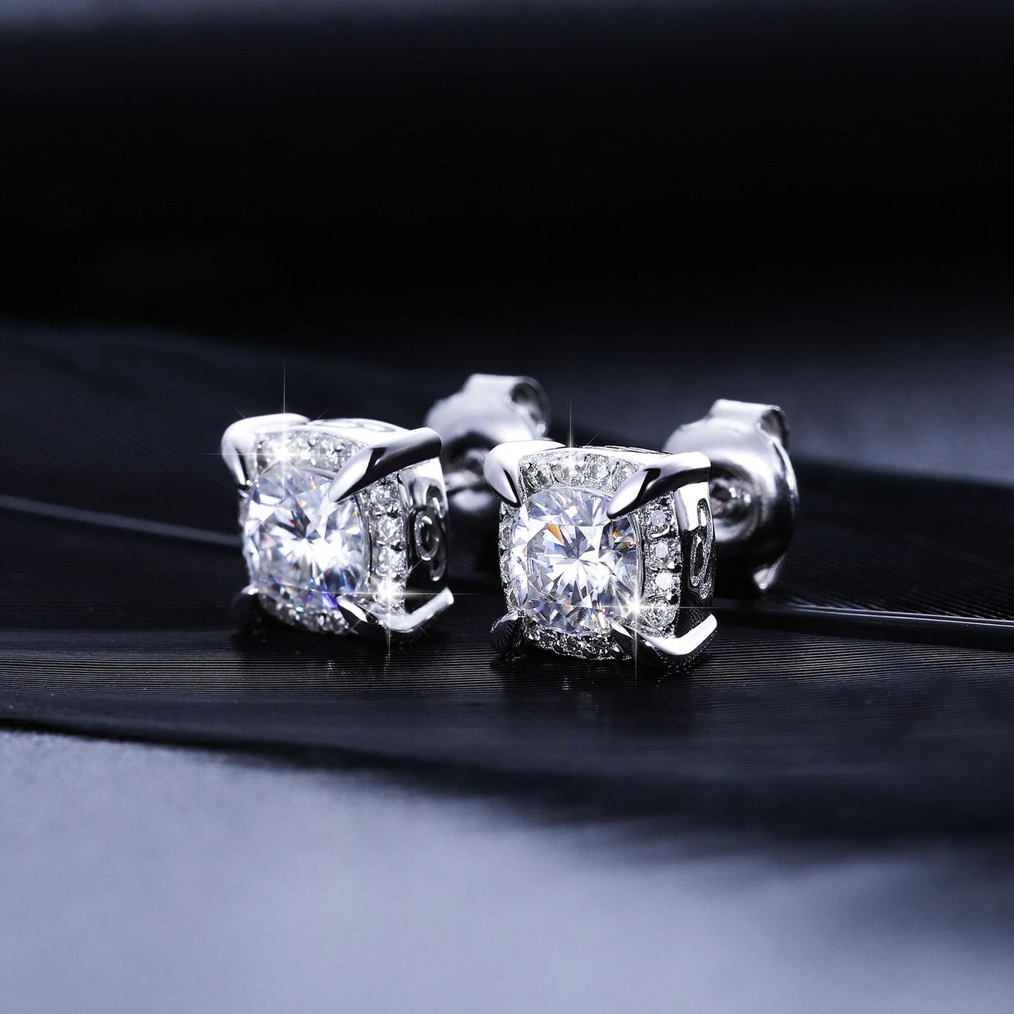 0.8CT Stud Earring