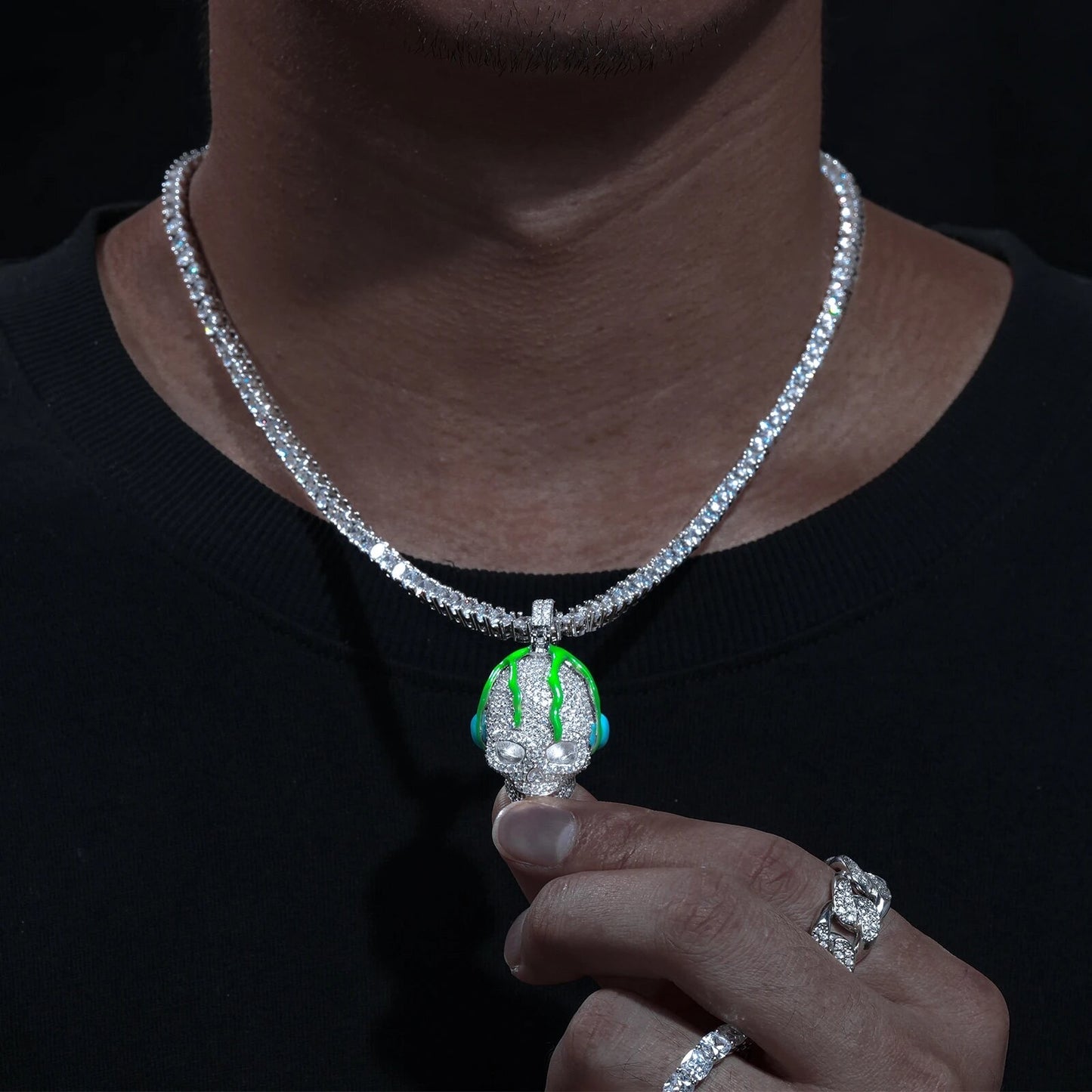 Glow Skull Drip Pendant